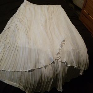 Hi low pleated skirt